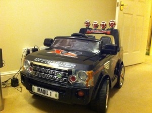 buy a 12v-range-rover-ride-on toy